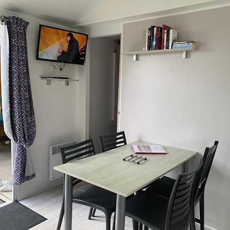 Mobil Home 10 M Et Mme Colas Litteau ภายนอก รูปภาพ