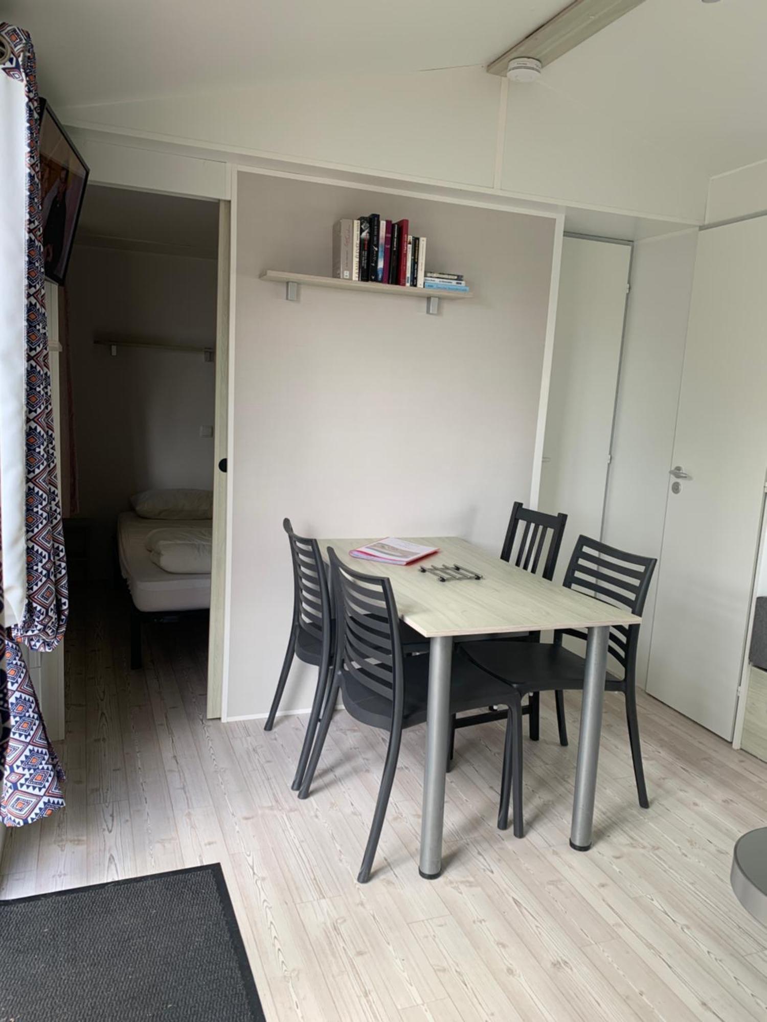 Mobil Home 10 M Et Mme Colas Litteau ภายนอก รูปภาพ