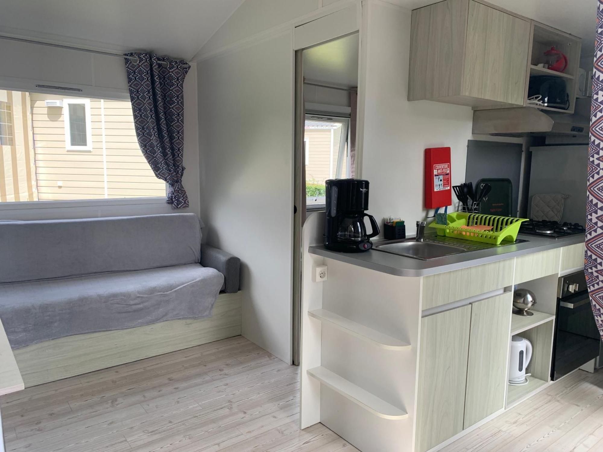Mobil Home 10 M Et Mme Colas Litteau ภายนอก รูปภาพ